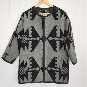 Vero Moda Geometric Patterned Jacket in Black and Gray #3005